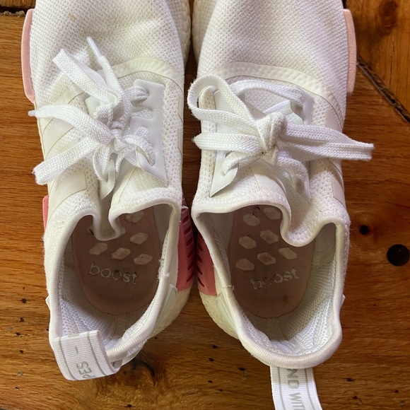 Adidas tennis shoes - Picture 3 of 5